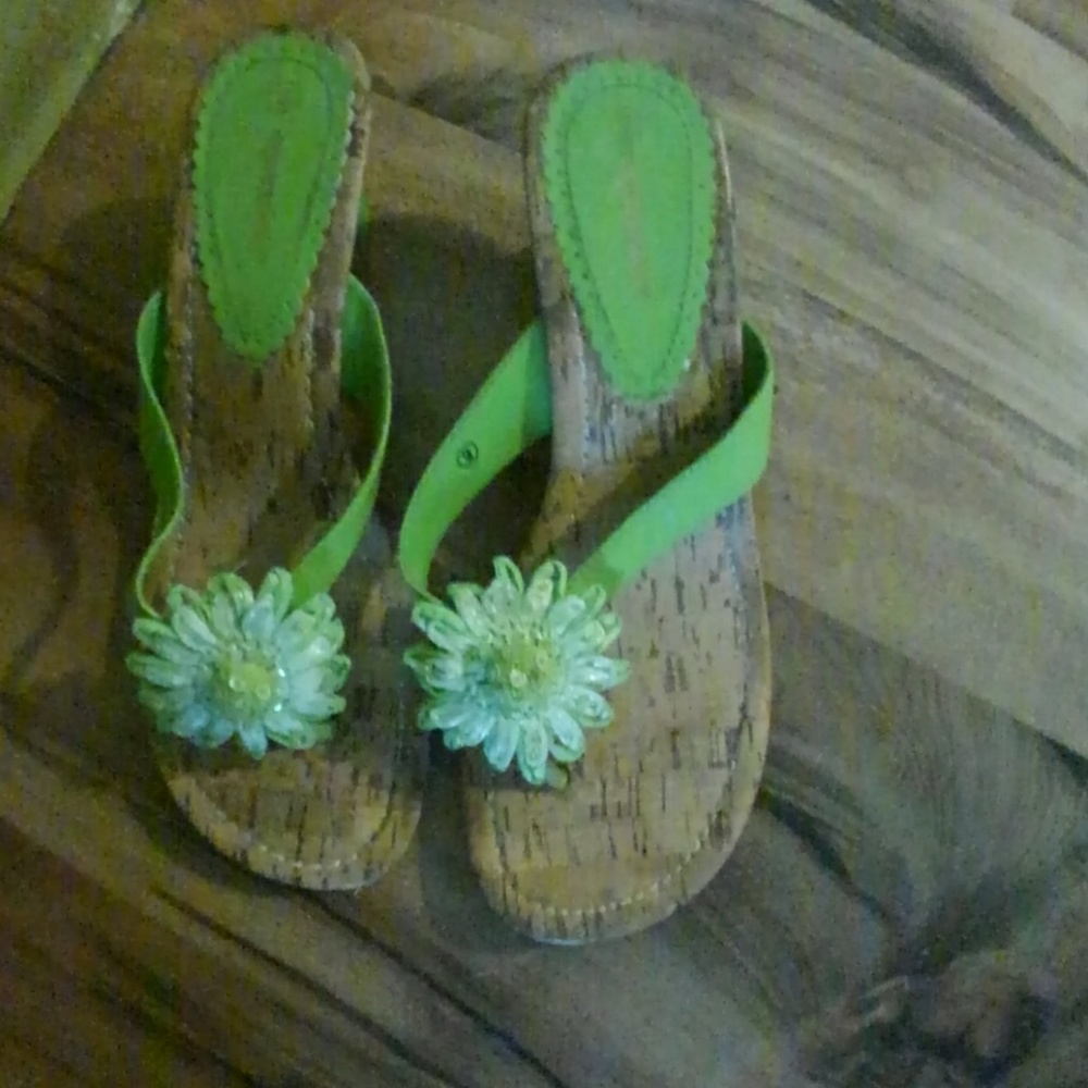 Pretty low heel sandles